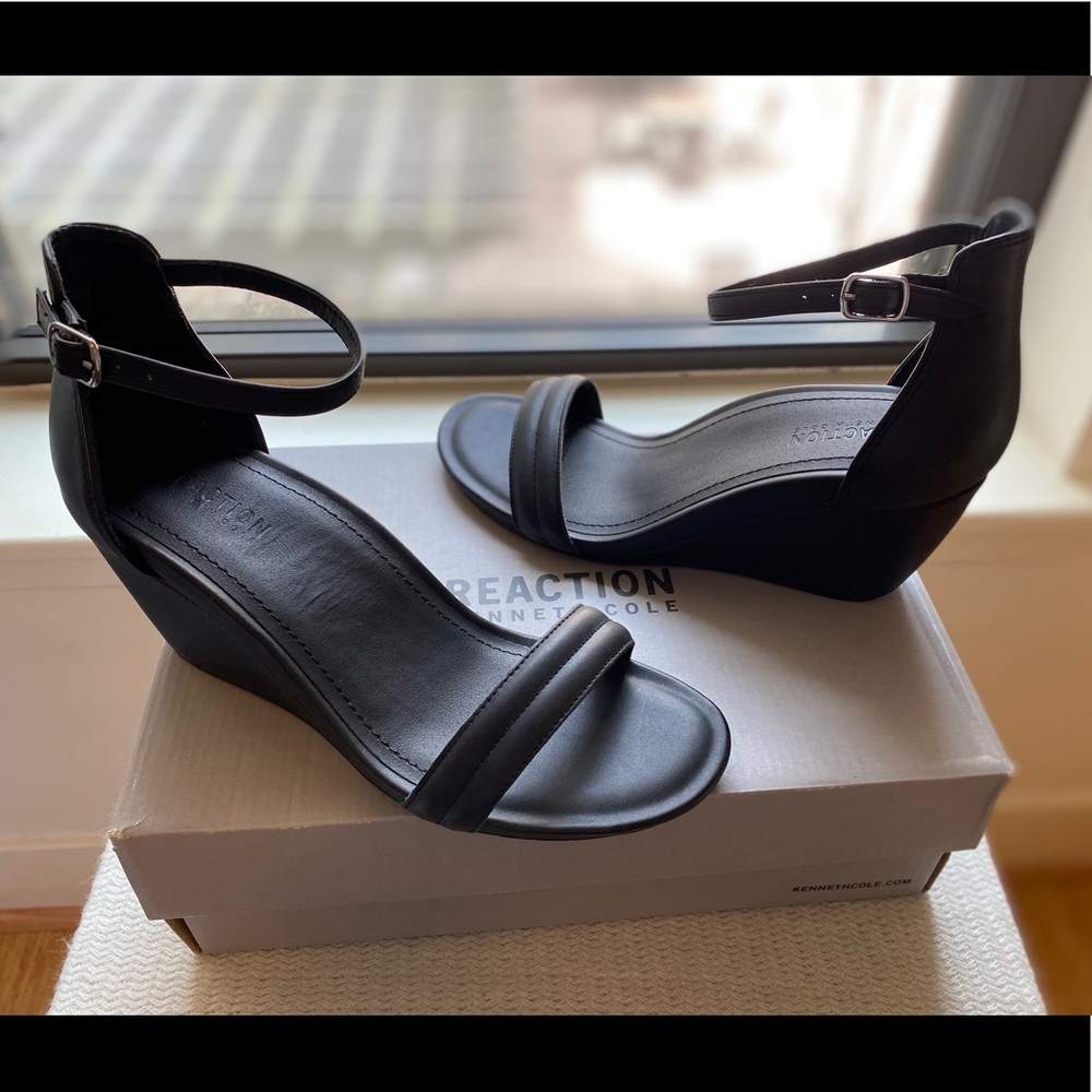 Brand New Kenneth Cole Reaction Wedge Sandals👡